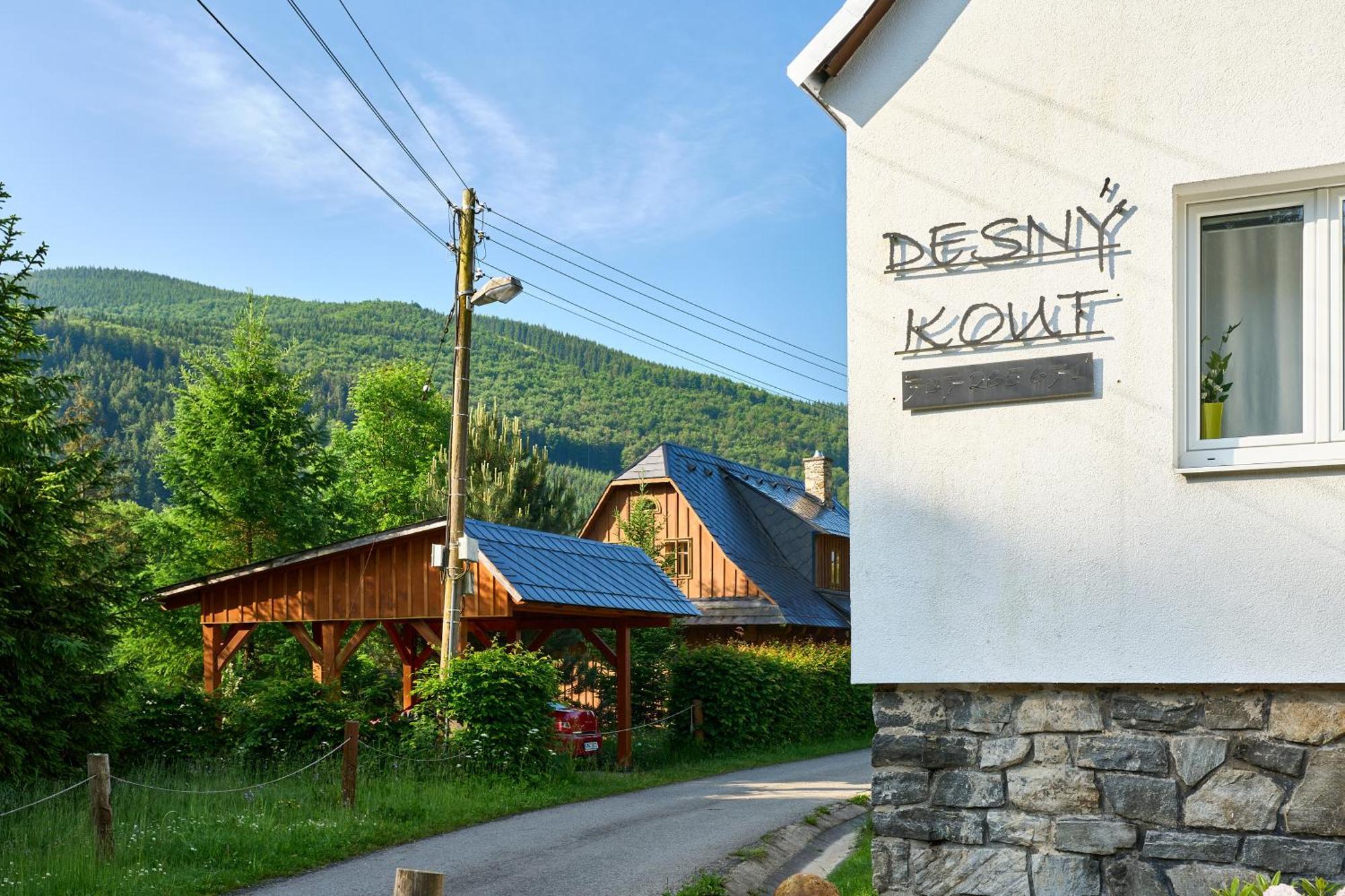 Desny Kout Villa Kouty Exterior photo