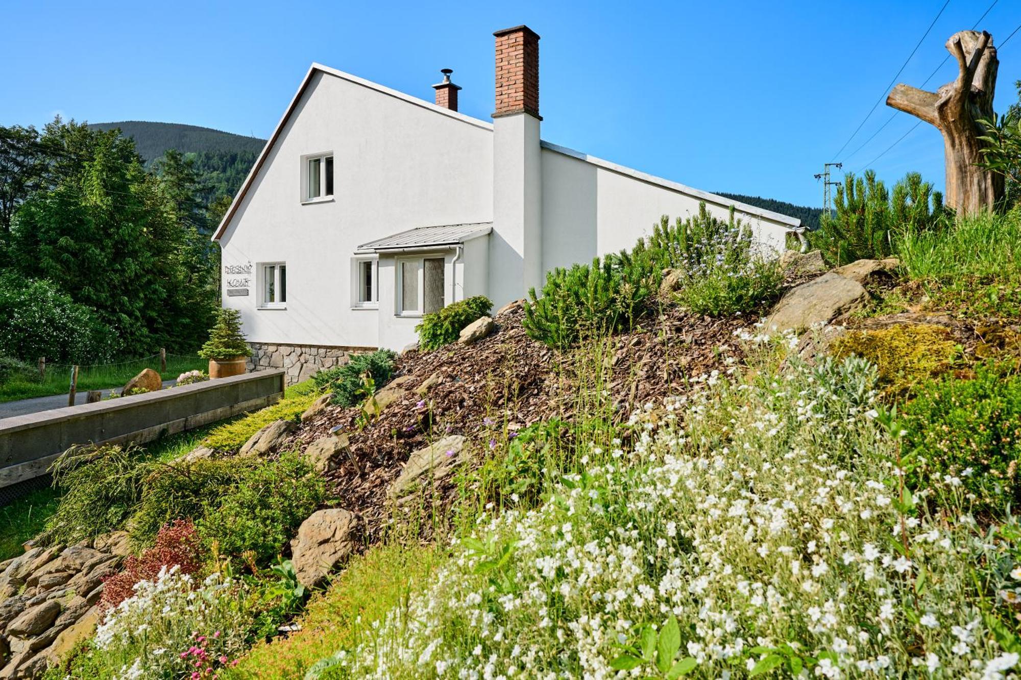 Desny Kout Villa Kouty Exterior photo