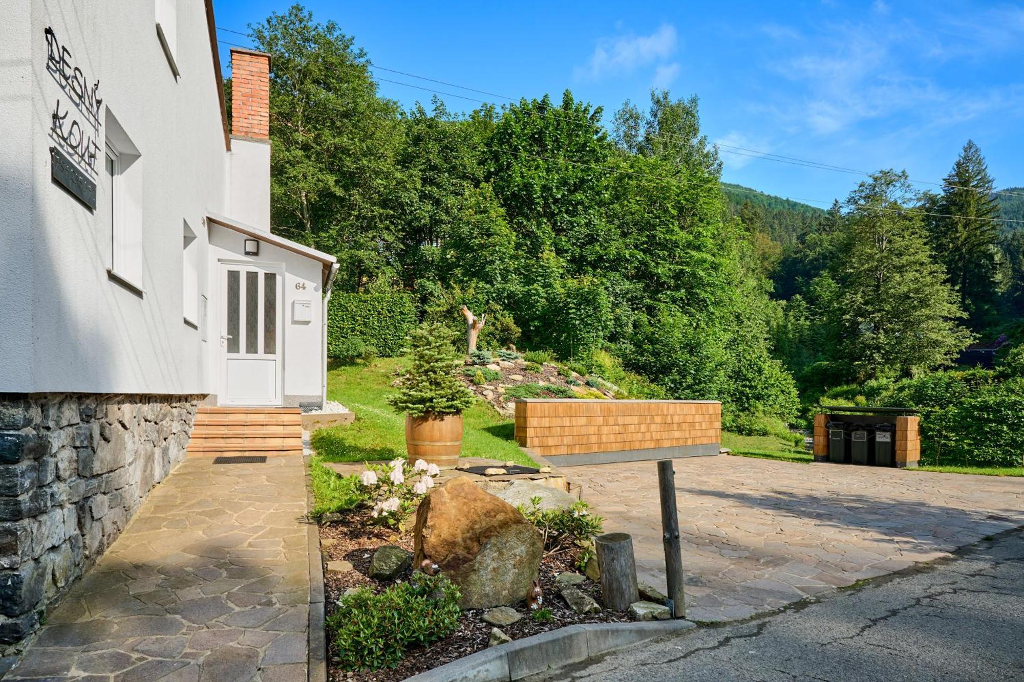 Desny Kout Villa Kouty Exterior photo